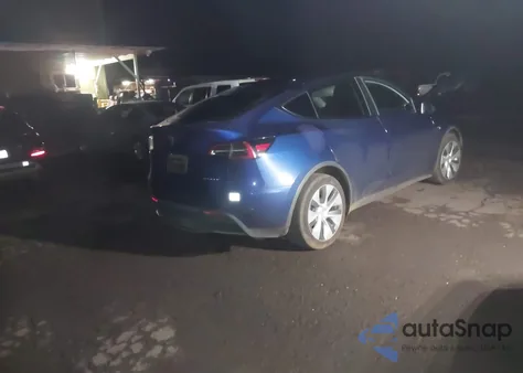 2023 Tesla Model Y Awd/Long Range Dual Motor All-Wheel Drive from USA, damaged, VIN 7SAYGDEE2PF927932